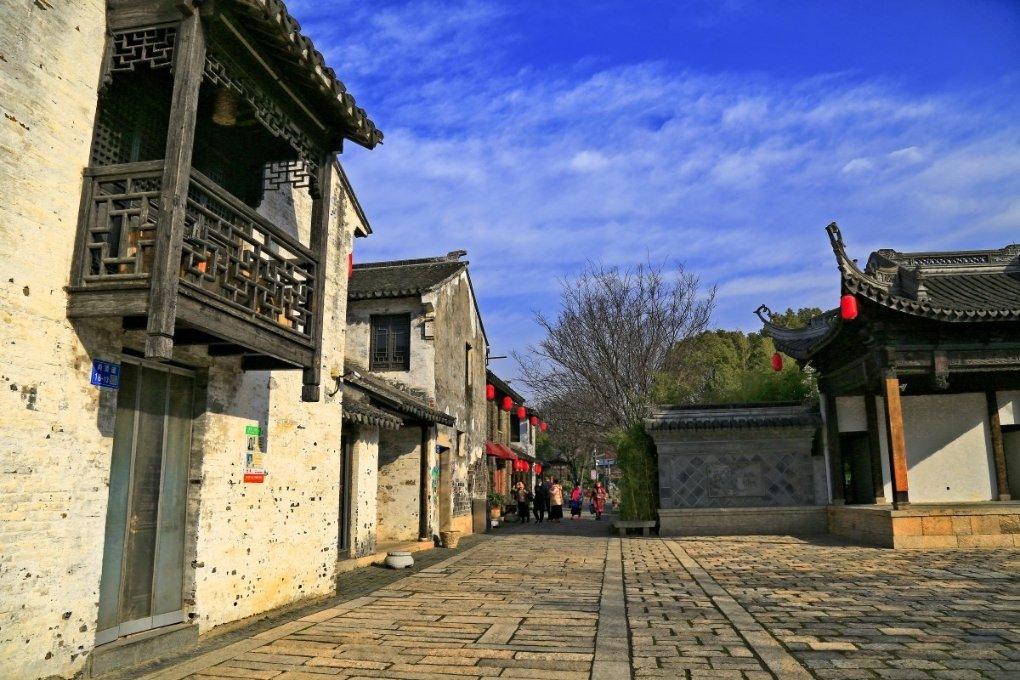 黎姿罕见晒和白发老公合影庆结婚15周年 意外曝光温馨全家福